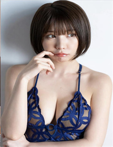 王佳怡
